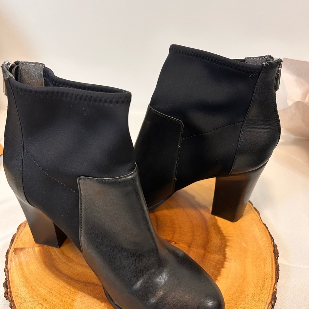 Adrienne Vittadini Women’s Ratti Ankle Bootie Black Size 10